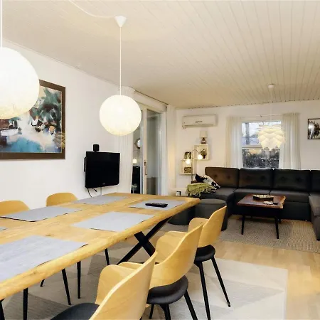 度假居 6 Person In Idestrup-by Traum